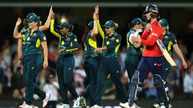Australia v England - Women's Ashes T20I Series: Game 1