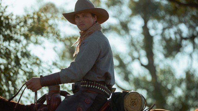Darren Mann as Jack Dutton of the Paramount+ series 1923. Photo Cr: Emerson Miller/Paramount+ ?? 2022 Viacom International Inc. All Rights Reserved.