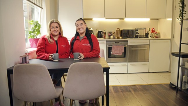 18/03/24. Metro Property : What I Rent Picture shows Niamh Finn (blonde) & Abbie Morris (brunette) photographed at their shared flat in Harlesden, North-West London for the "What I Rent" section. Credit : Daniel Lynch 07941 594 556 www.lynchpix.co.uk