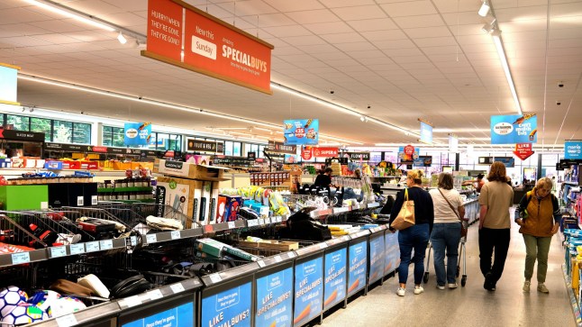 2XCGE90 aldi supermarket interior,ramsgate town, east kent,uk june 2024