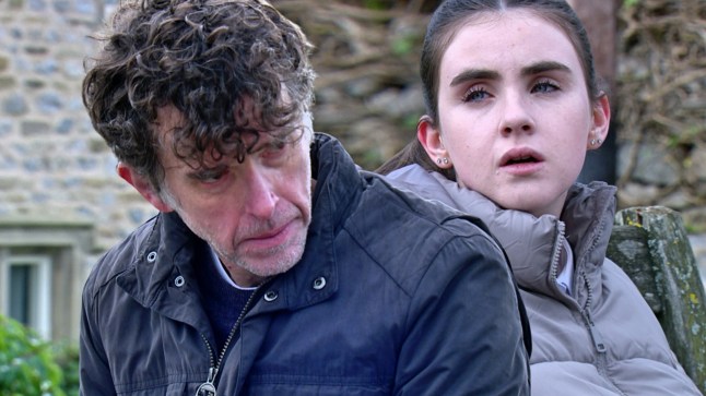 Marlon speaks to April in Emmerdale